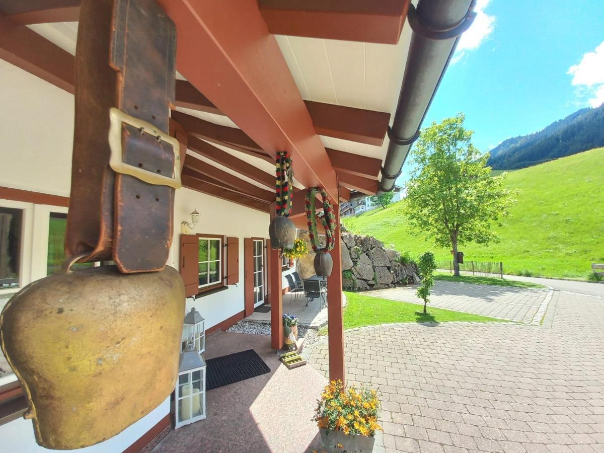 ヒルシュエックHaus Berg & Talアパートメント エクステリア 写真