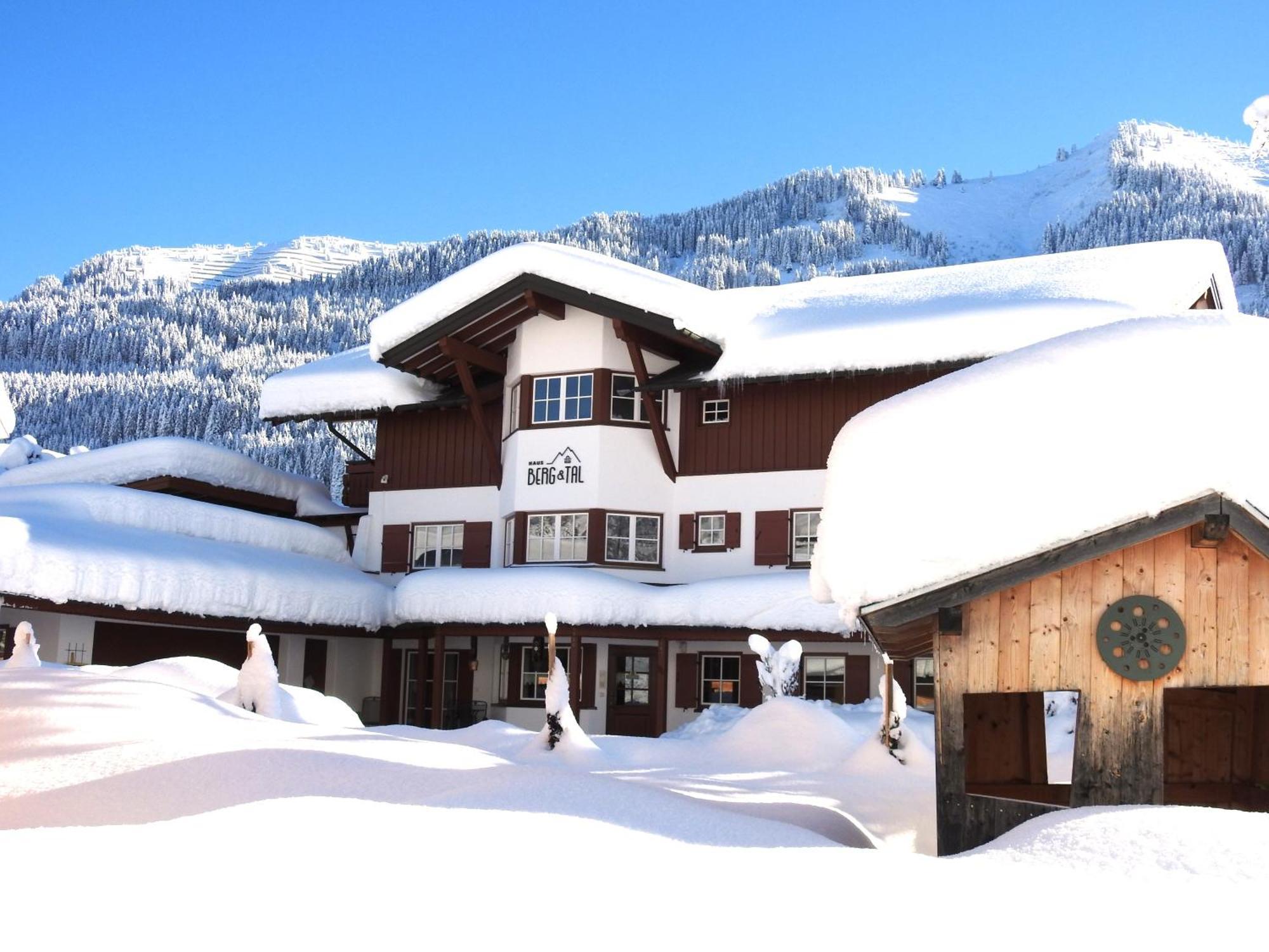 ヒルシュエックHaus Berg & Talアパートメント エクステリア 写真