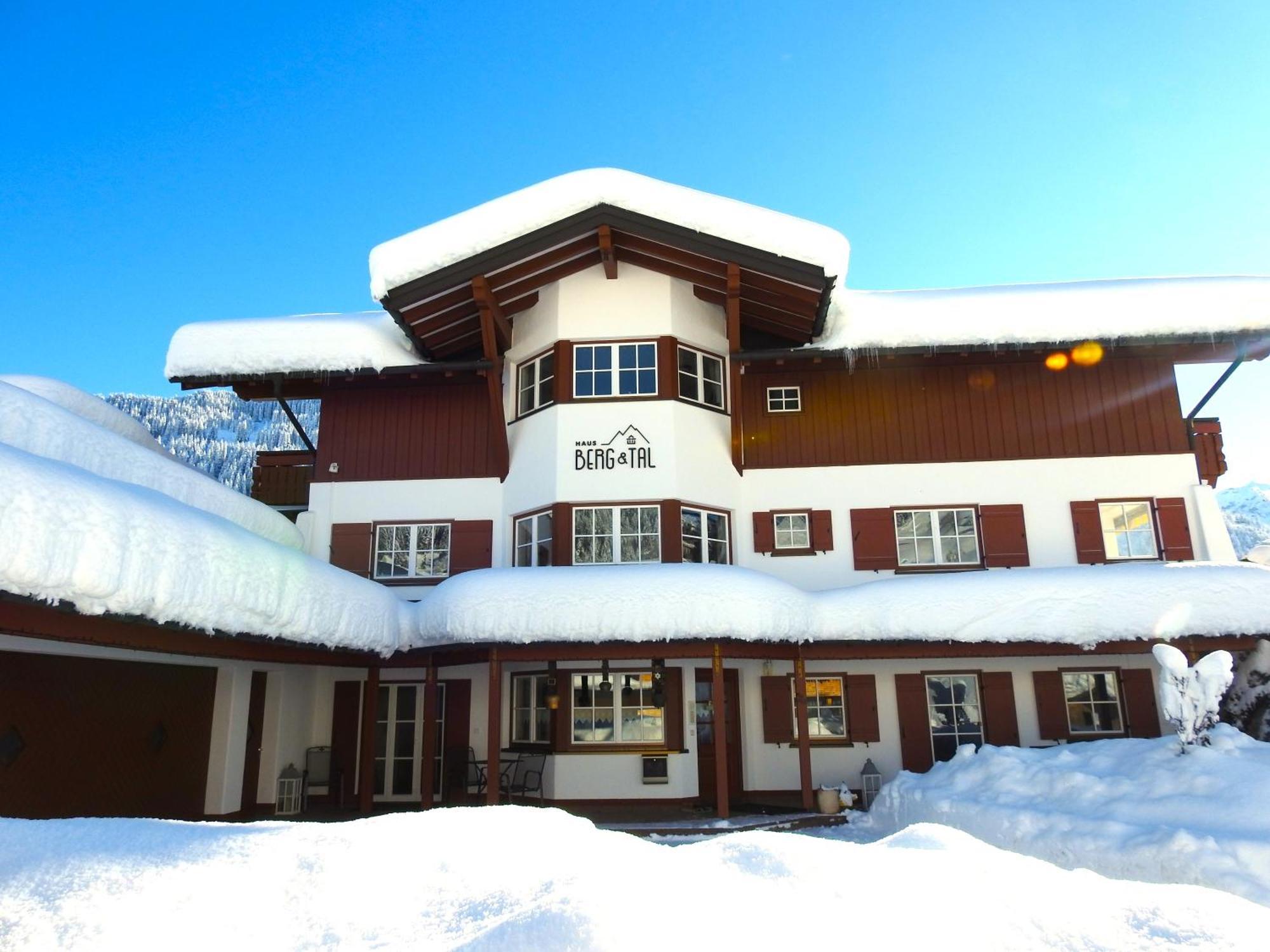 ヒルシュエックHaus Berg & Talアパートメント エクステリア 写真