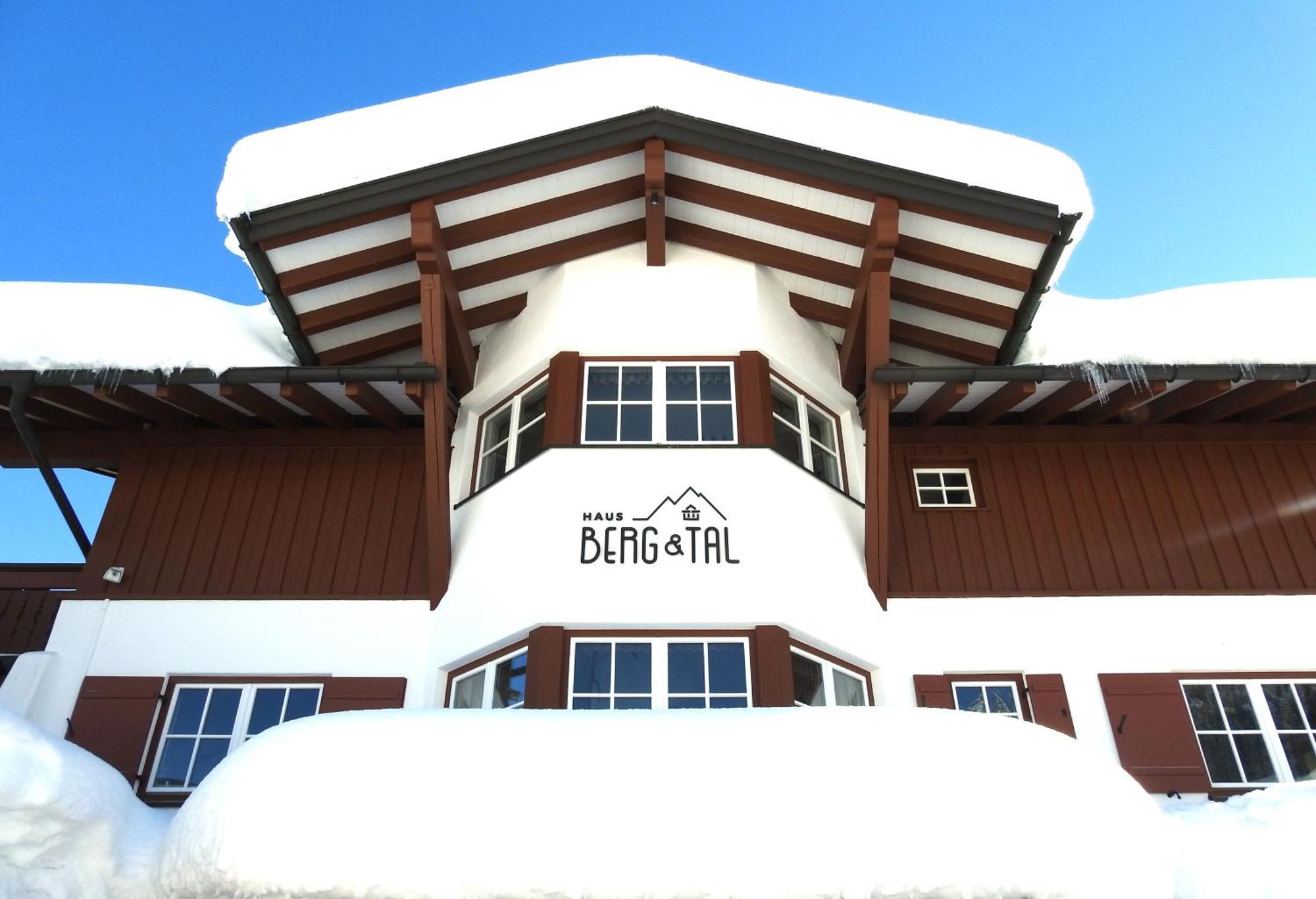 ヒルシュエックHaus Berg & Talアパートメント エクステリア 写真