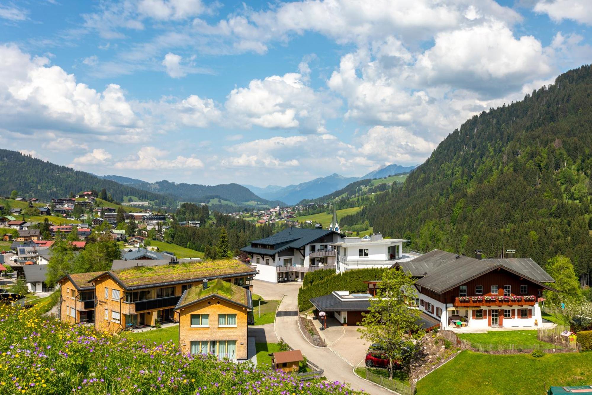 ヒルシュエックHaus Berg & Talアパートメント エクステリア 写真