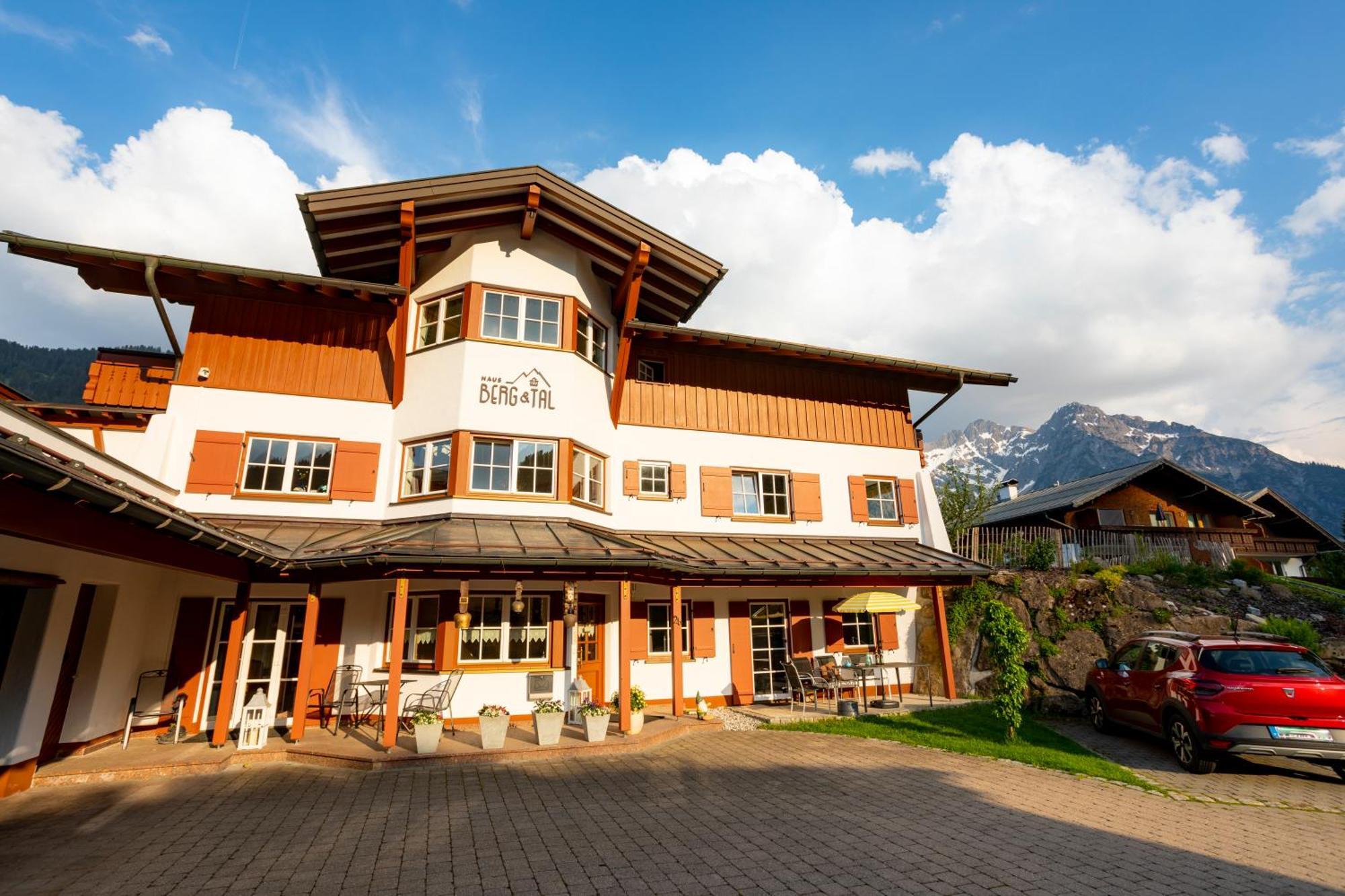 ヒルシュエックHaus Berg & Talアパートメント エクステリア 写真